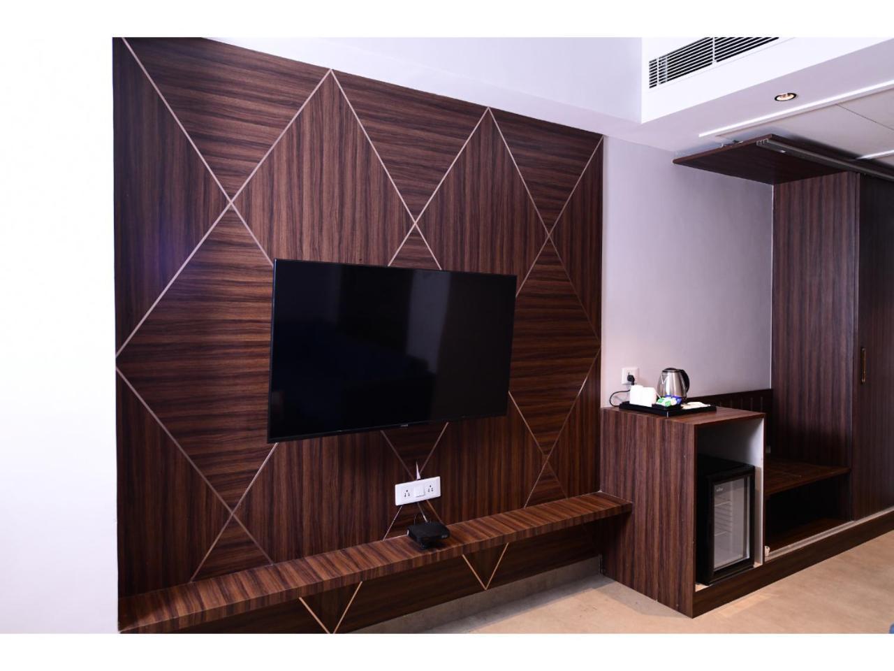 גרייטר נוידה Belvedere Suites מראה חיצוני תמונה